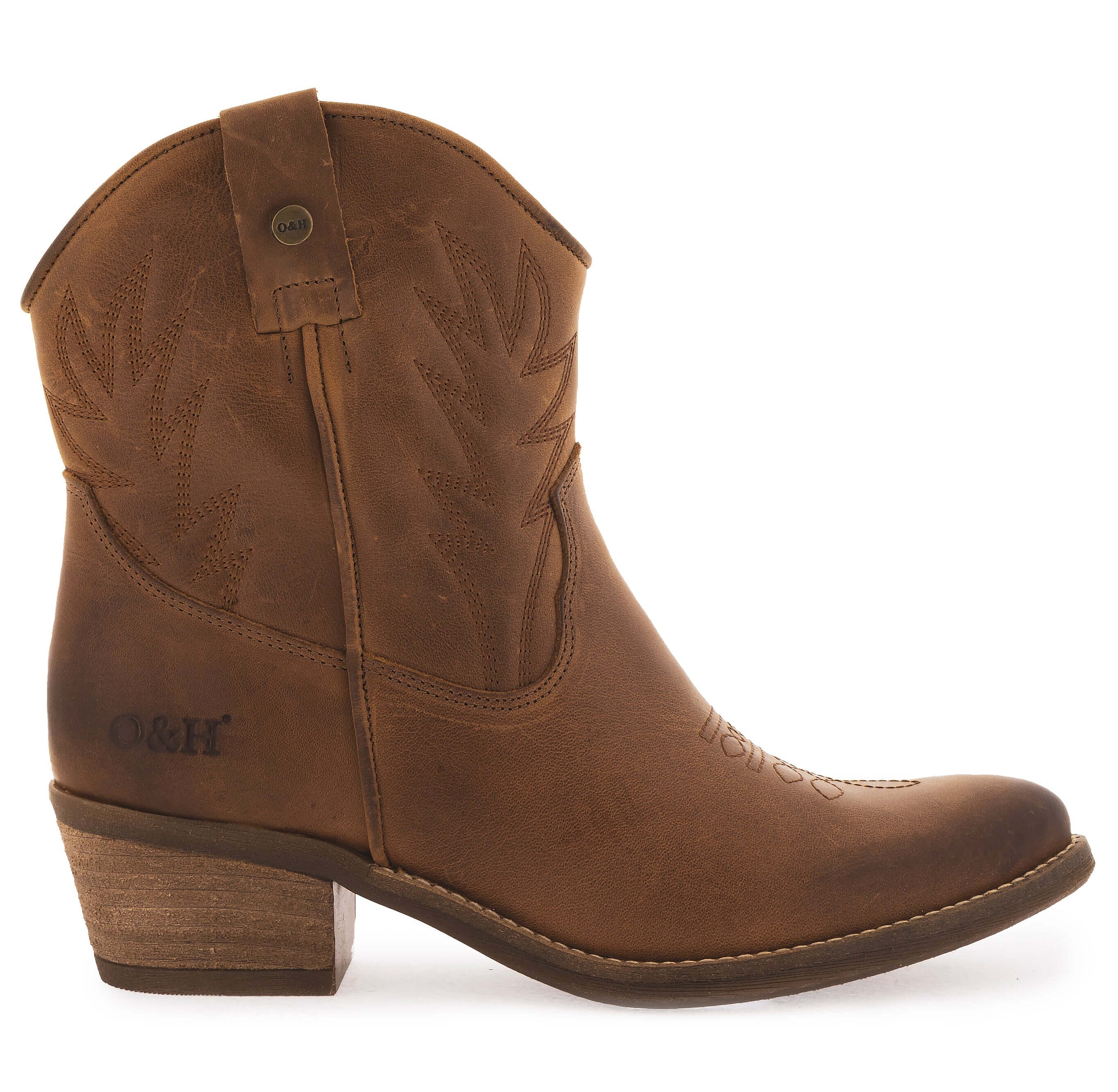 straight on view of the texan ankle boot showing pointed toe and stitching