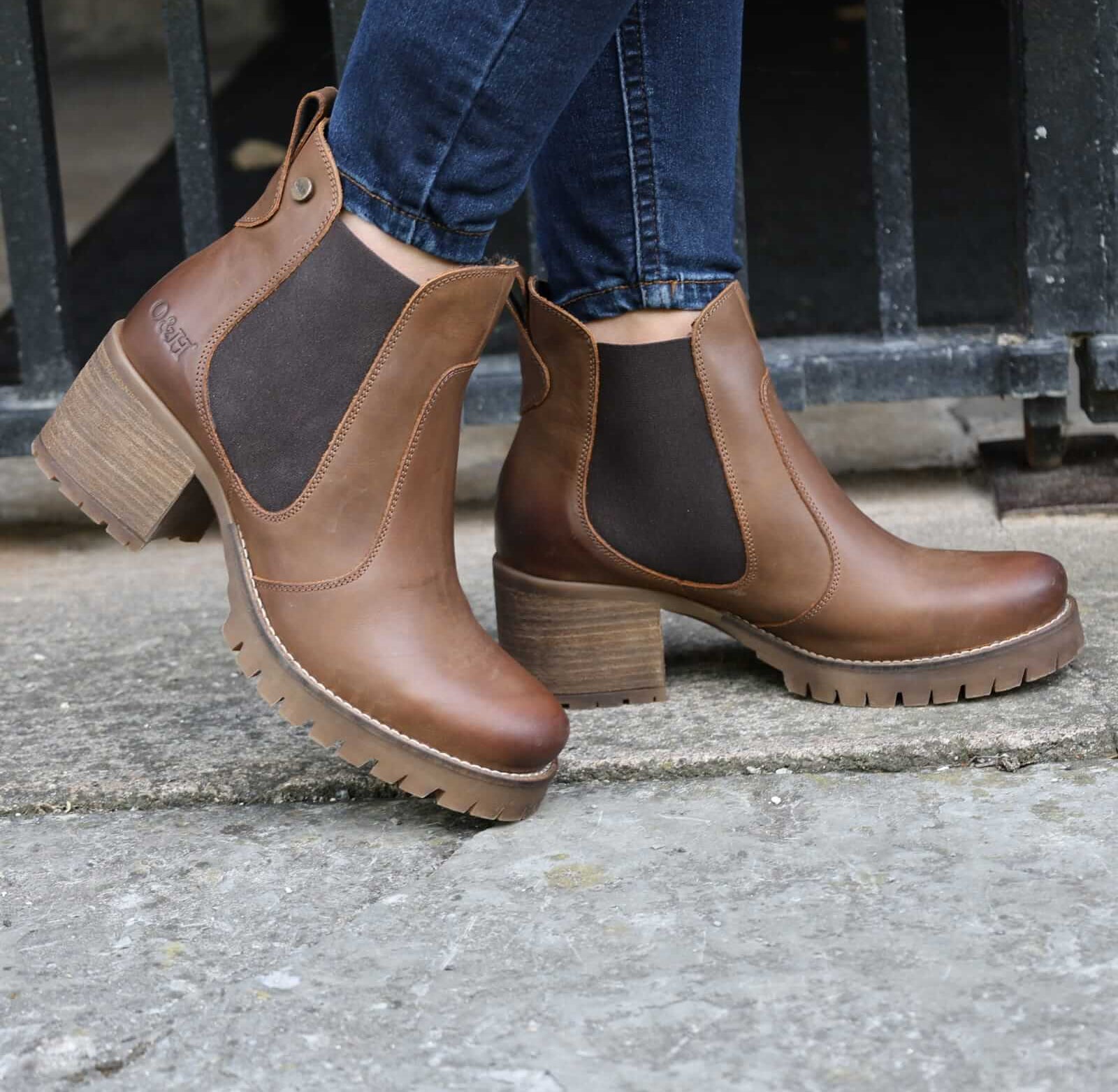 dark brown oak & hyde kensington 2 chelsea boots worn outdoors showing chelsea boot profile and block heel