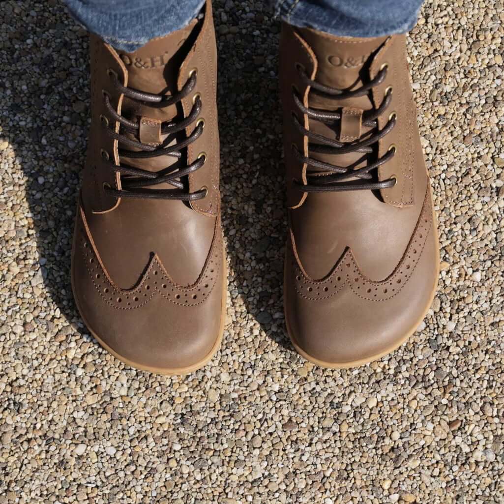 top down view of maple mid brogue barefoot boots showing wide toe box shape