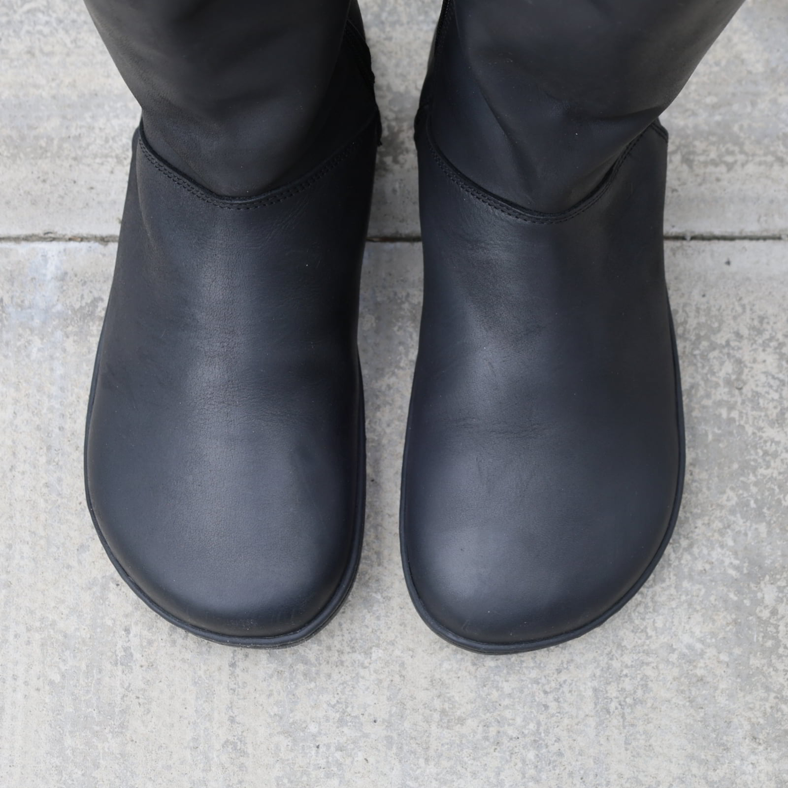 birds eye view of toe shape of sycamore barefoot boots in black