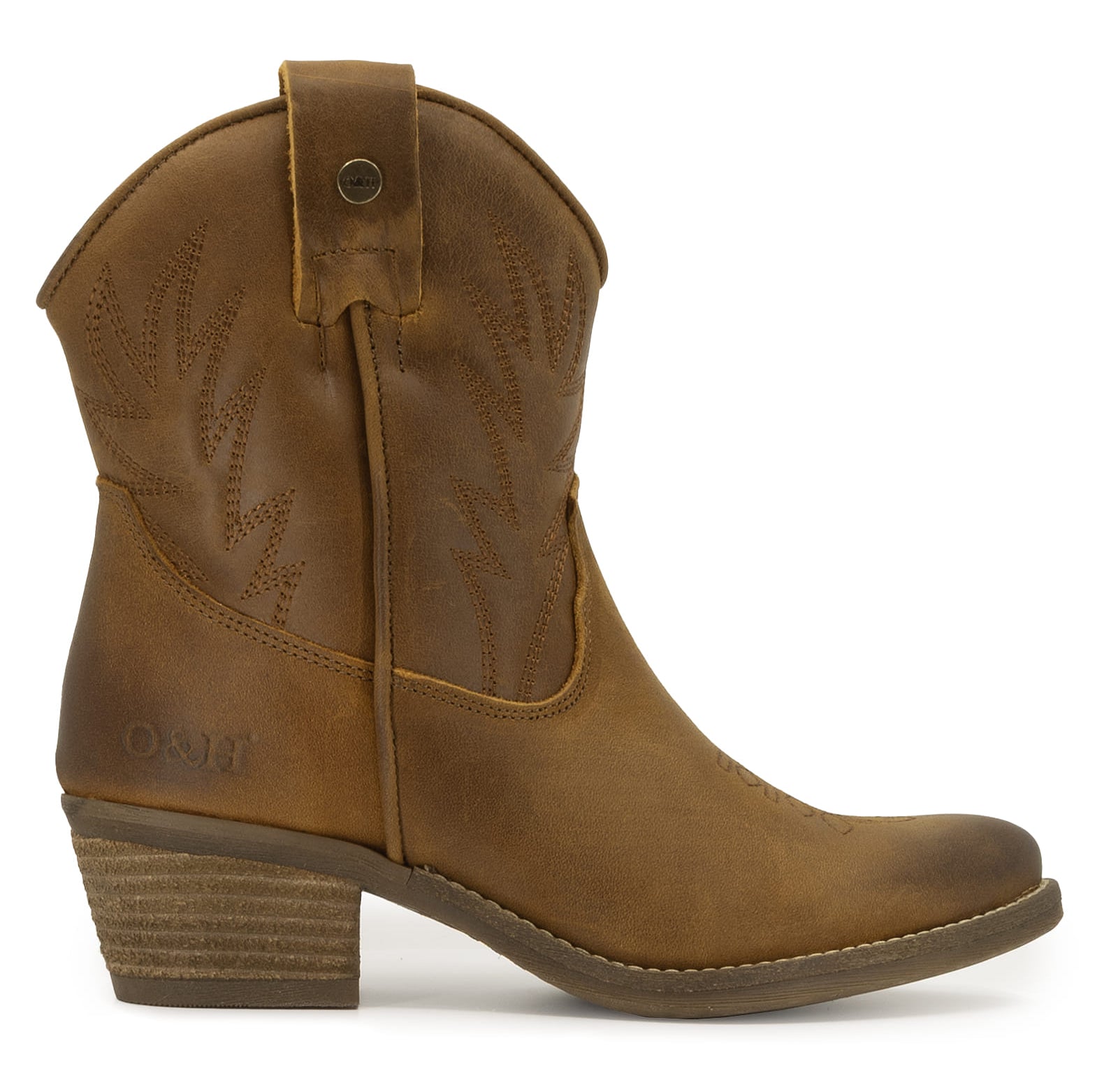 straight on view of the texan ankle boot showing pointed toe and stitching