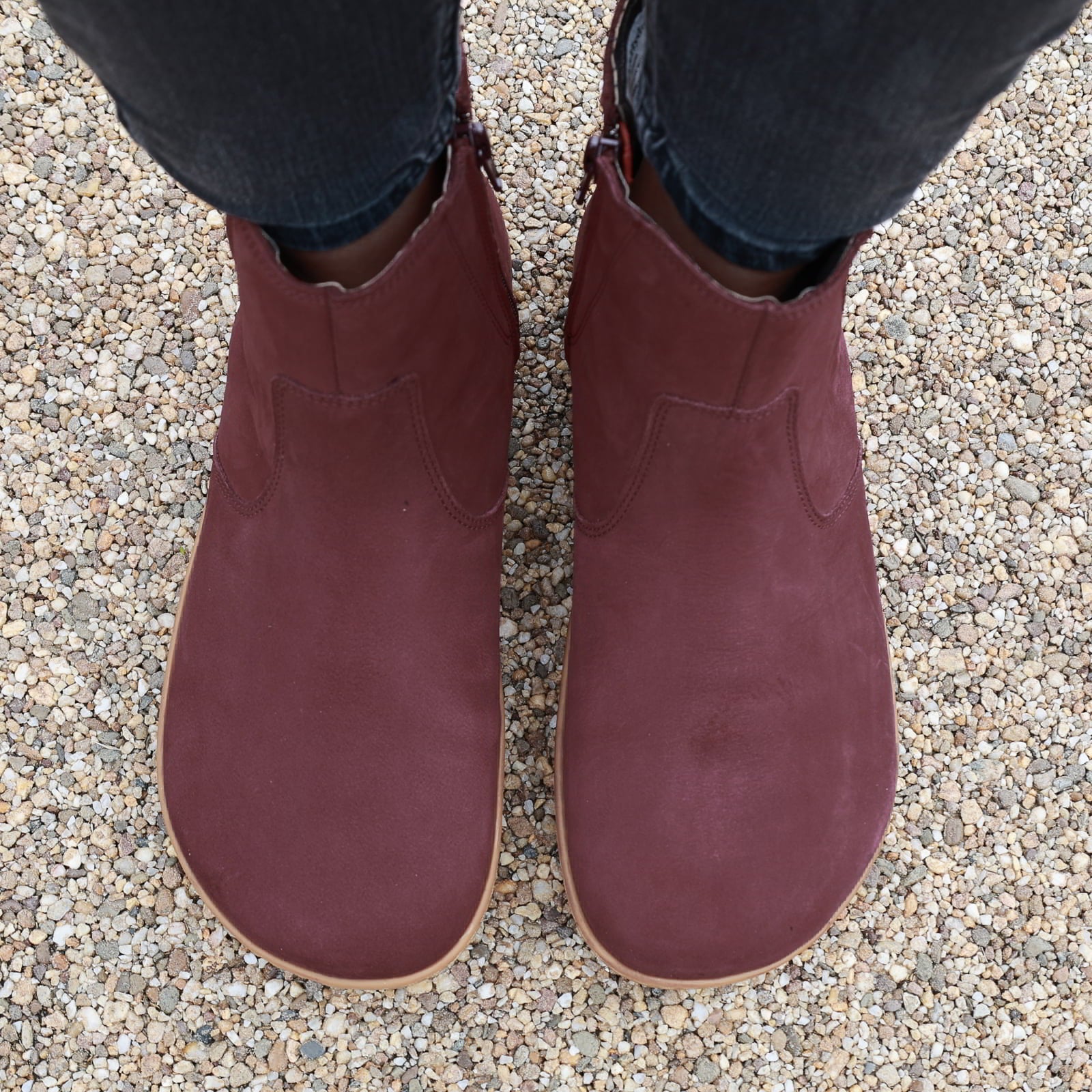 birds eye view of toe box shape of willow zip barefoot chelsea boots in wine