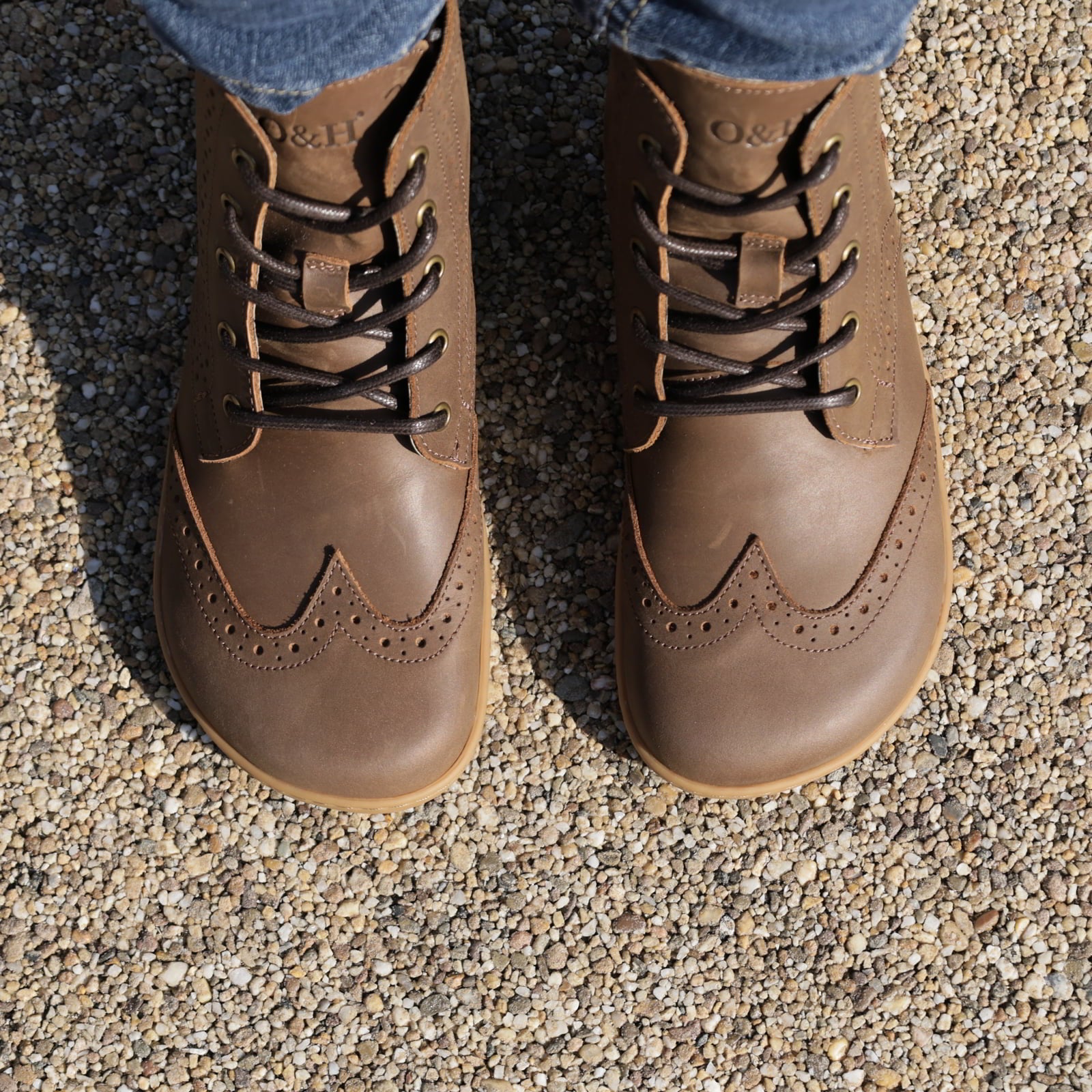 top down view of maple mid brogue barefoot boots showing wide toe box shape